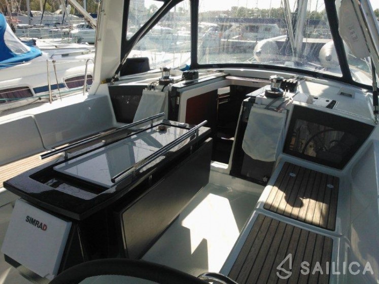Oceanis 41 - Yacht Charter Sailica