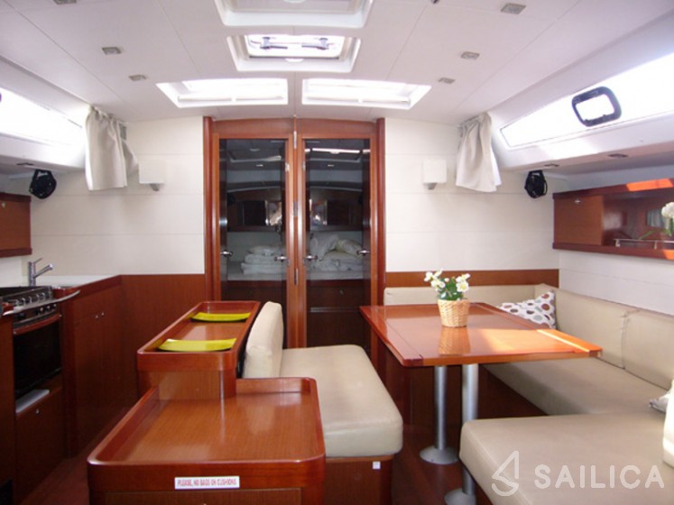 Oceanis 50 Family - Yacht Charter Sailica