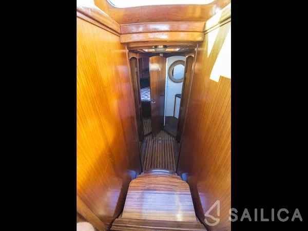Classic Adria Yacht Luka - Yacht Charter Sailica