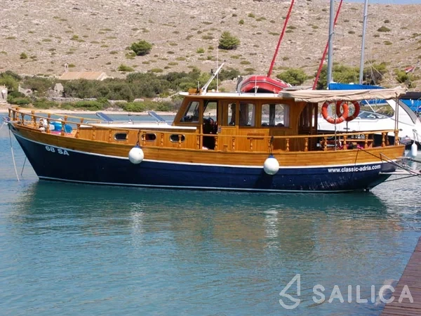 Classic Adria Yacht Luka - Yacht Charter Sailica