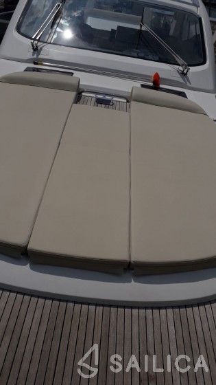 Bavaria 43 Sport - Yacht Charter Sailica