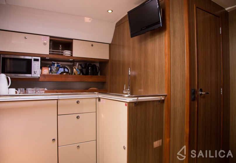 Bavaria 43 Sport - Yacht Charter Sailica