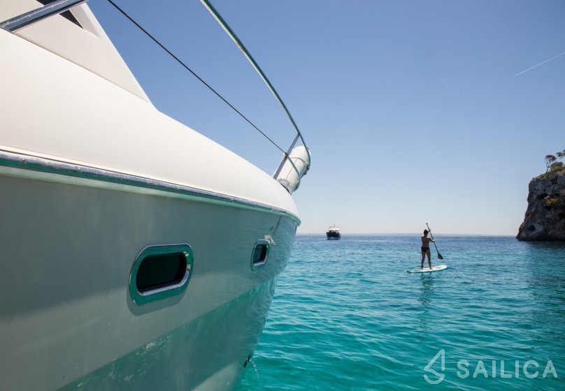 Bavaria 43 Sport - Yacht Charter Sailica