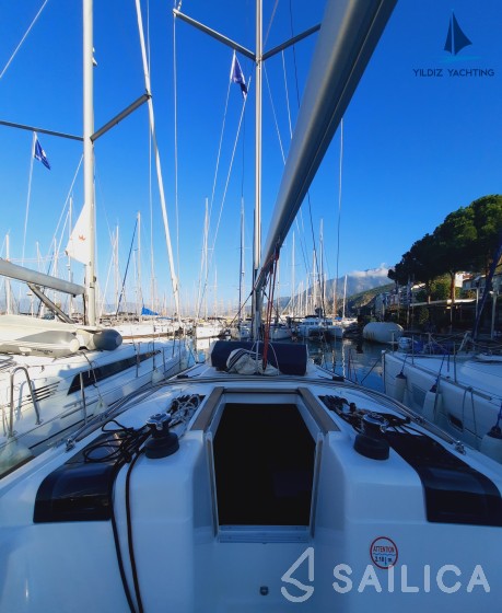 Sun Odyssey 409 - Yacht Charter Sailica