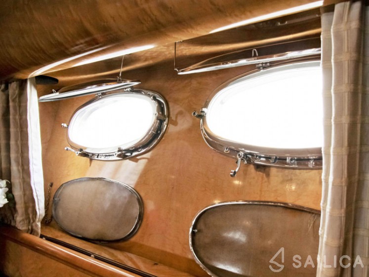 Rizzardi 80 Technema - Yacht Charter Sailica