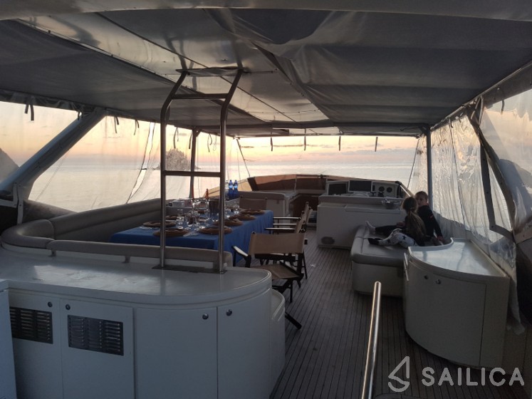 Rizzardi 80 Technema - Yacht Charter Sailica
