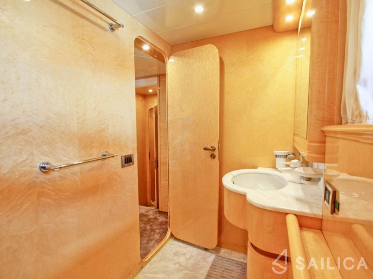 Rizzardi 80 Technema - Yacht Charter Sailica