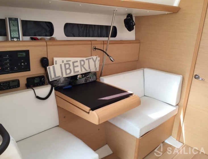 Sun Odyssey 419 - Yacht Charter Sailica