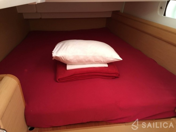 Sun Odyssey 419 - Yacht Charter Sailica