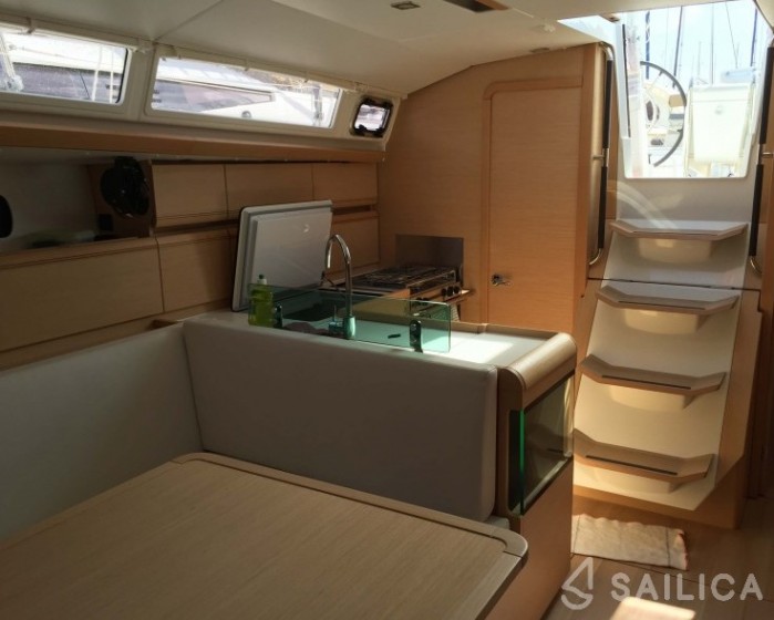 Sun Odyssey 419 - Yacht Charter Sailica