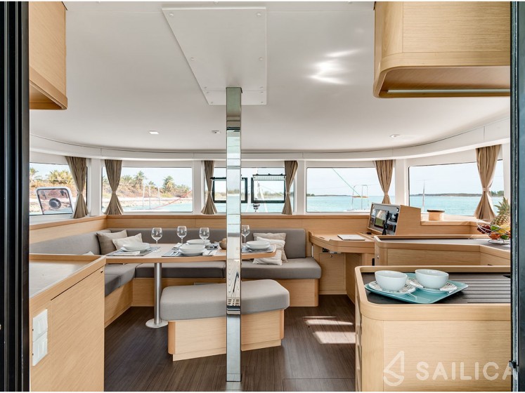 Lagoon 42 - Yacht Charter Sailica