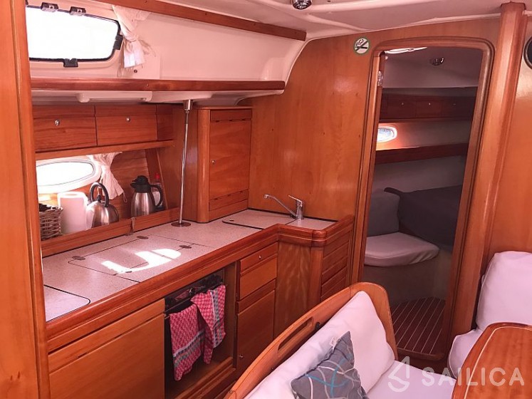Bavaria 39 Cruiser - Yacht Charter Sailica