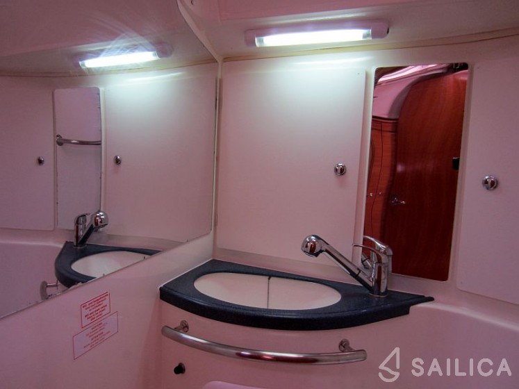 Bavaria 39 Cruiser - Yacht Charter Sailica