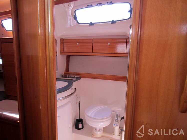 Bavaria 39 Cruiser - Yacht Charter Sailica