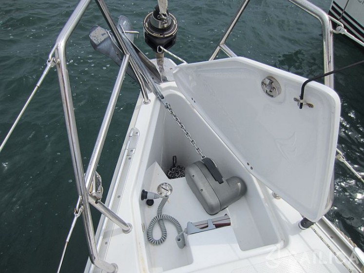 Hanse 325 - Yacht Charter Sailica