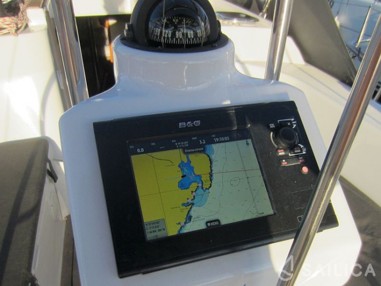 Hanse 325 - Yacht Charter Sailica