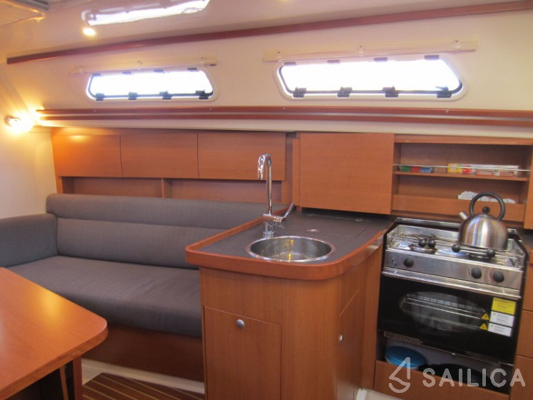 Hanse 325 - Yacht Charter Sailica