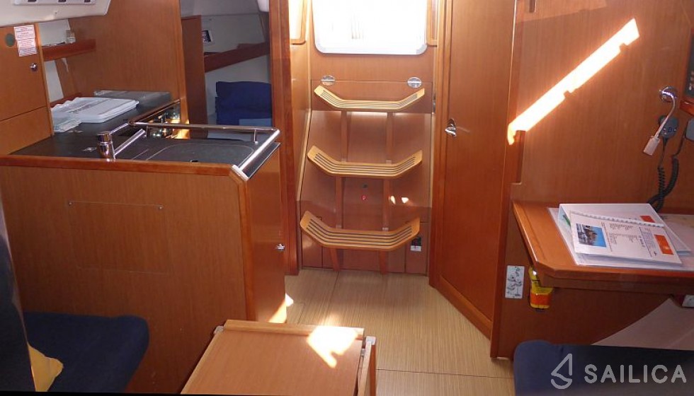 Bavaria 32 Cruiser - Yacht Charter Sailica
