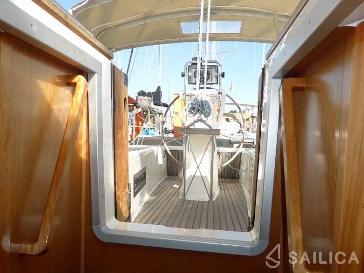 Bavaria 32 Cruiser - Yacht Charter Sailica