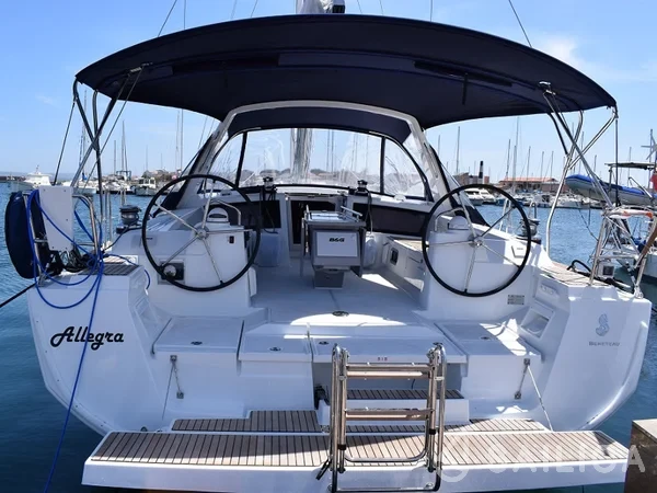 Oceanis 48 - Yacht Charter Sailica