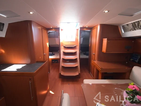 Oceanis 48 - Yacht Charter Sailica