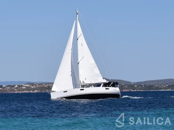 Oceanis 48 - Yacht Charter Sailica