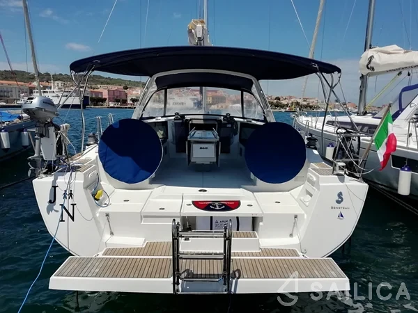 Oceanis 45 - Yacht Charter Sailica