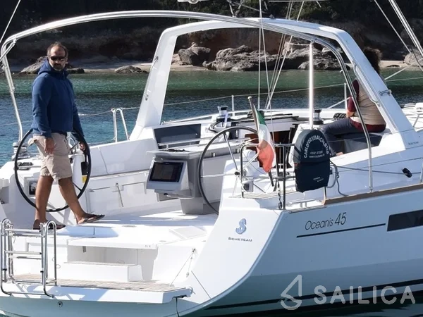 Oceanis 45 - Yacht Charter Sailica