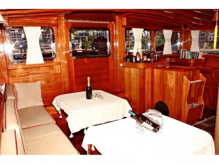 Gulet - Yacht Charter Sailica