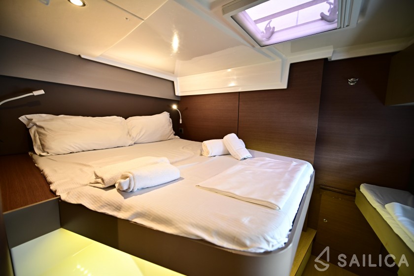Bali Catspace - Yacht Charter Sailica