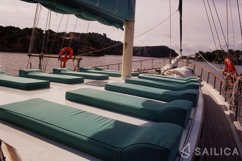 Gulet - Yacht Charter Sailica