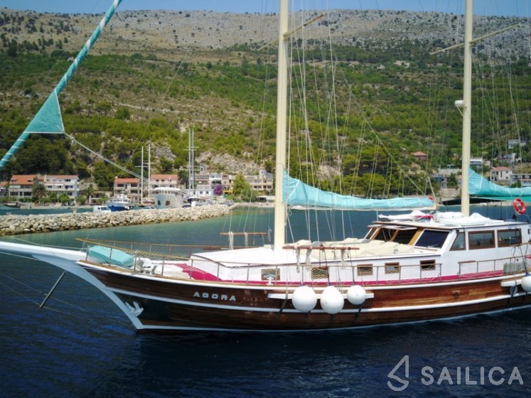 Gulet - Yacht Charter Sailica