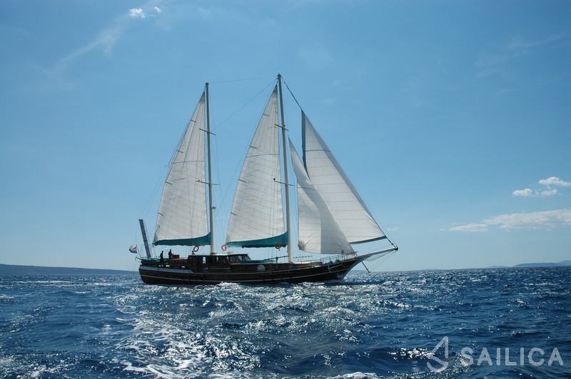 Gulet - Yacht Charter Sailica