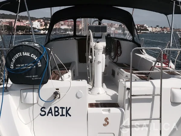 Oceanis 393 Clipper - Yacht Charter Sailica