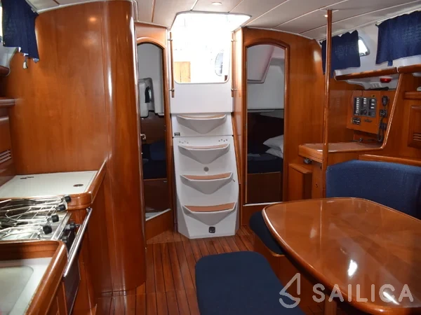Oceanis 393 Clipper - Yacht Charter Sailica