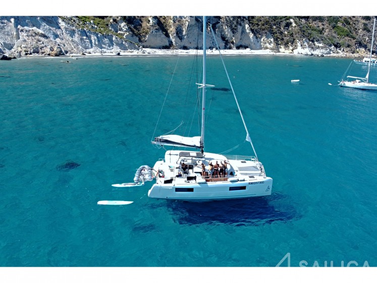 Lagoon 40 - Yacht Charter Sailica