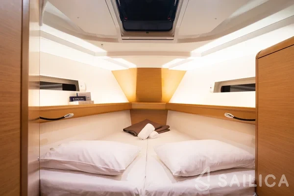 Sun Odyssey 449 - Yacht Charter Sailica