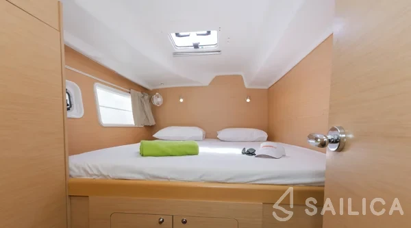 Lagoon 380 - Yacht Charter Sailica