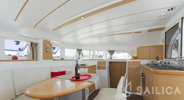 Lagoon 380 - Yacht Charter Sailica