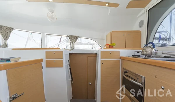 Lagoon 380 - Yacht Charter Sailica