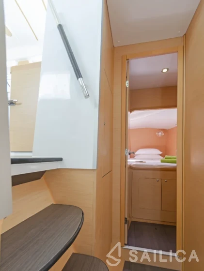 Lagoon 380 - Yacht Charter Sailica