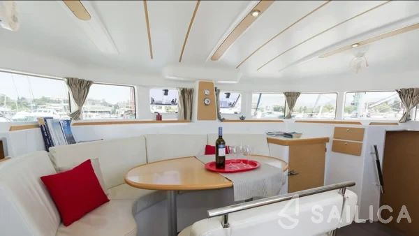 Lagoon 380 - Yacht Charter Sailica