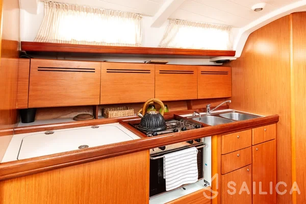 Cyclades 43.4 - Yacht Charter Sailica
