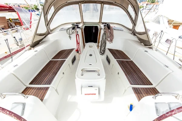 Cyclades 43.4 - Yacht Charter Sailica