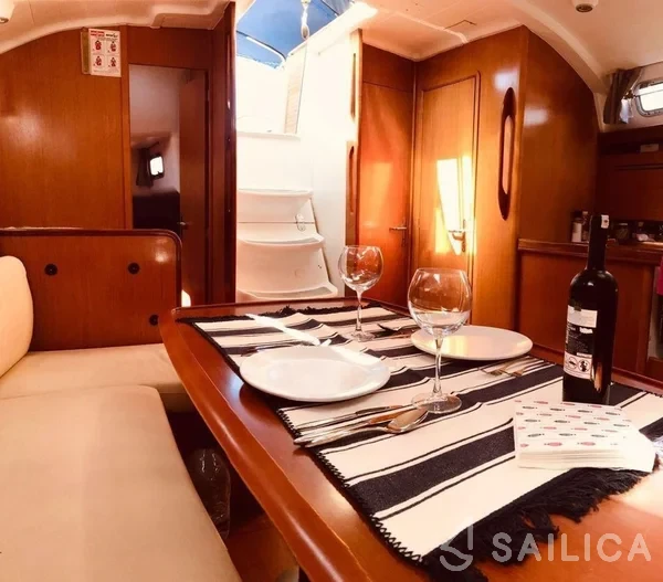 Cyclades 43.4 - Yacht Charter Sailica