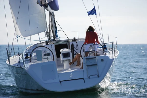 Cyclades 43.4 - Yacht Charter Sailica