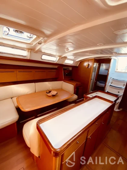 Cyclades 50.5 - Yacht Charter Sailica