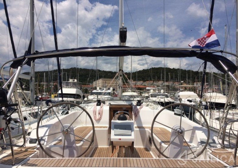 Bavaria 46 Cruiser - Yacht Charter Sailica