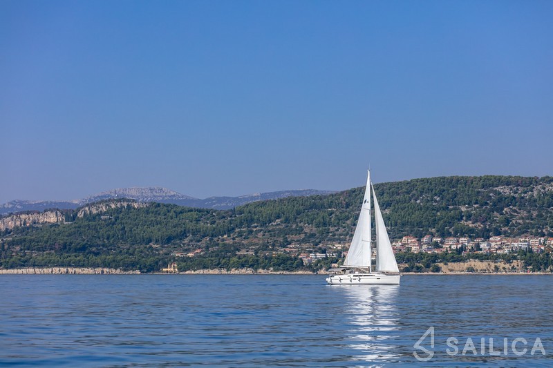 Bavaria 46 Cruiser - Yacht Charter Sailica