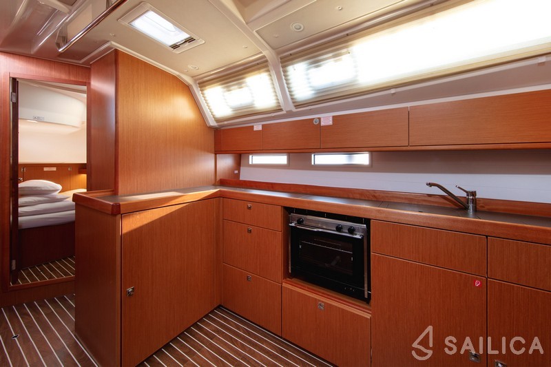 Bavaria 46 Cruiser - Yacht Charter Sailica